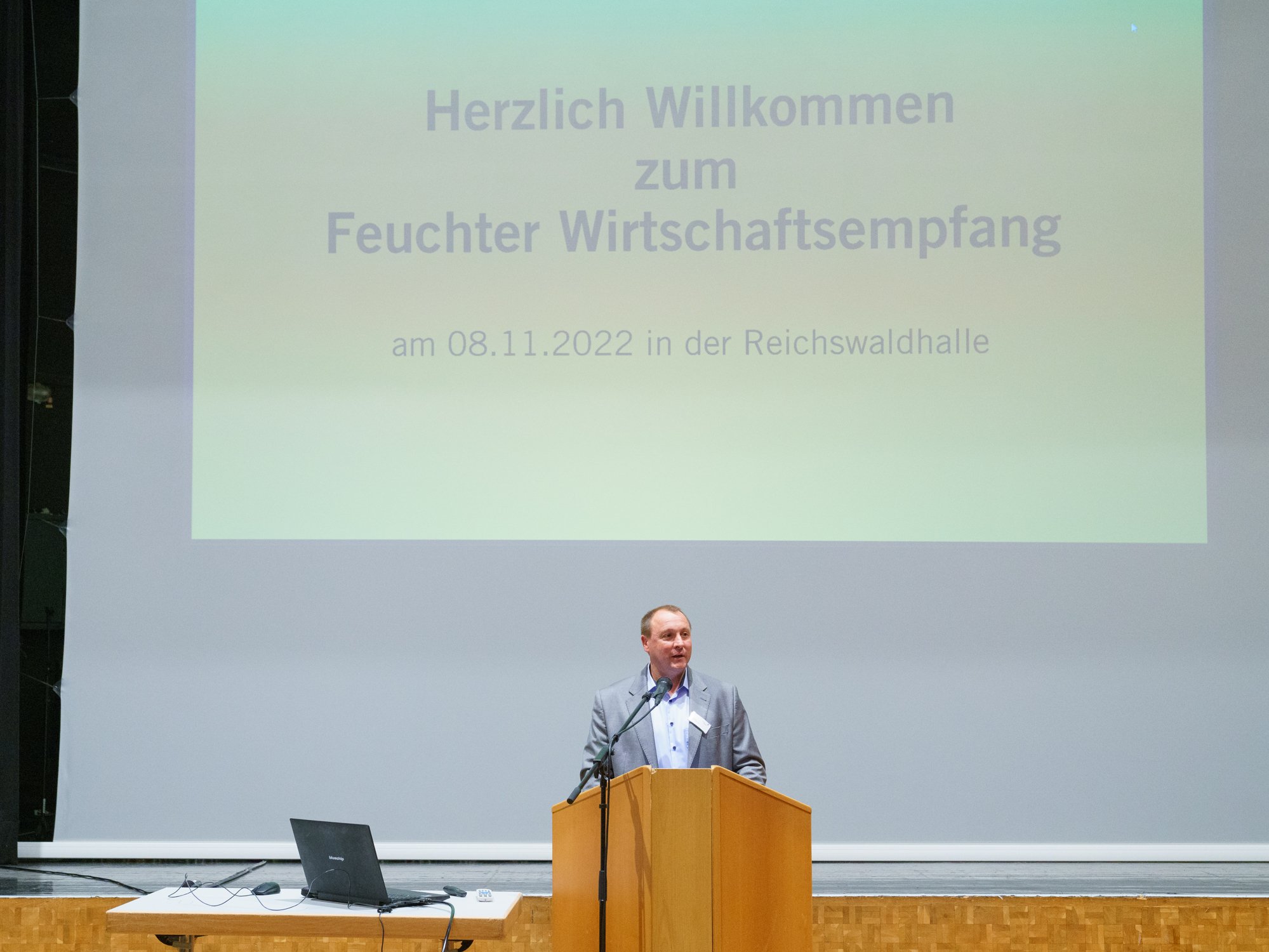 Erster Bürgermeister Jörg Kotzur bei seiner Ansprache