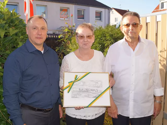Erster Bürgermeister Kotzur mit dem Ehepaar Ruth und Bernd Nöth
